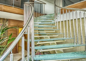 Стеклянные лестницы