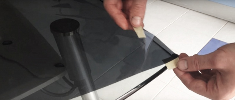 Оклейка стекол пленкой