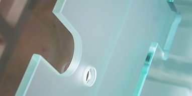 Вырезы в стекле