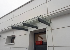 Стеклянные козырьки