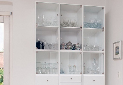 Стекло для шкафа