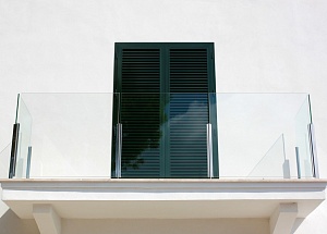 Стеклянный балкон