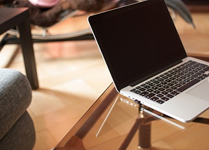 Стеклянный компьютерный стол