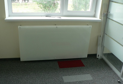 Стеклянный экран для батареи