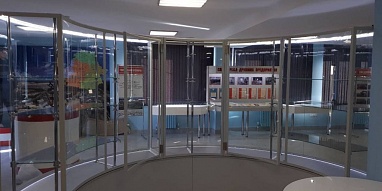 Гнутое стекло