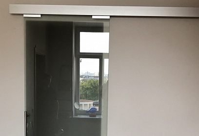 Раздвижные стеклянные двери